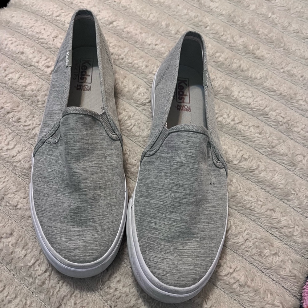Like new women’s grey keds 8.5 wide